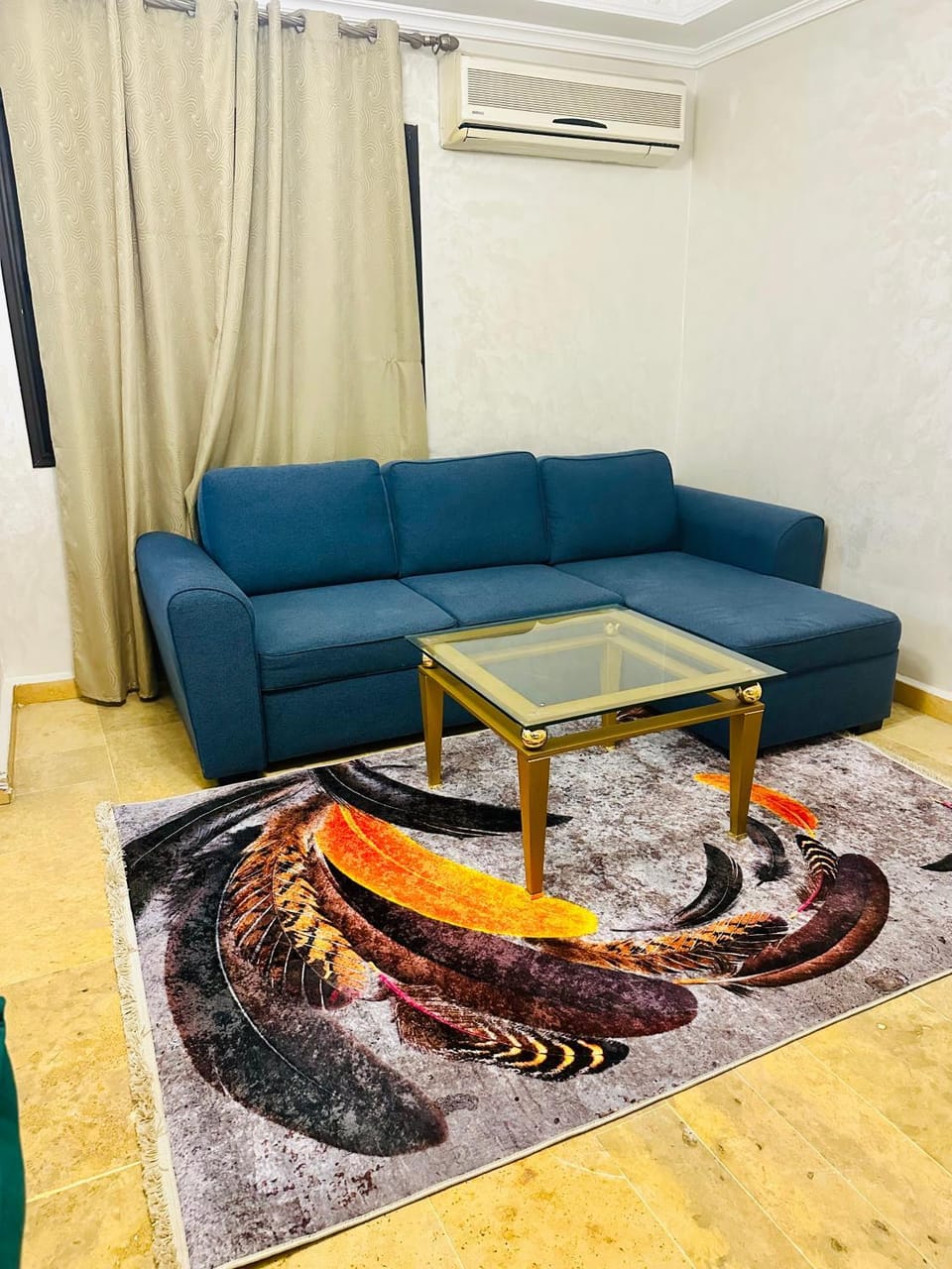 Communal lounge/ TV room, Living room, Seating area