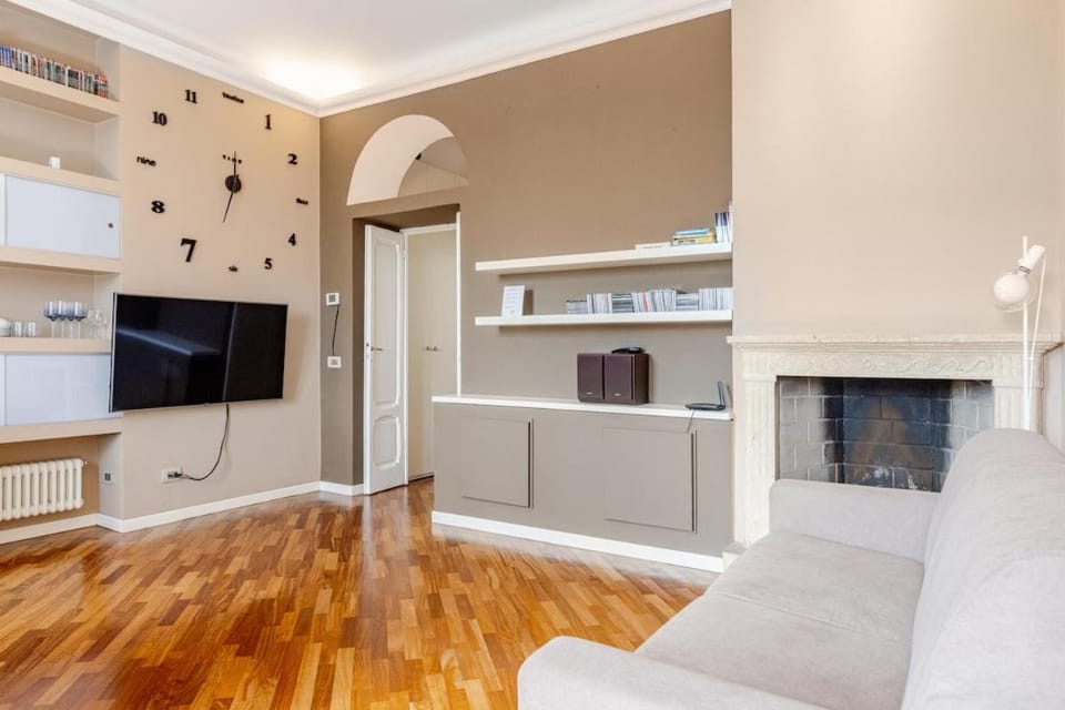 Communal lounge/ TV room, TV and multimedia, Living room, Seating area, Evening entertainment