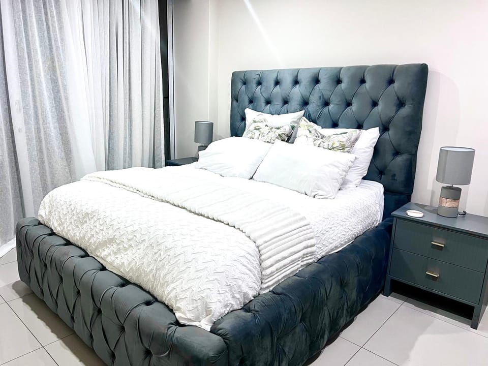 Seaview Horizon Ocean View Near Cruise Port Two-Bedroom Apartment Apartment in Durban