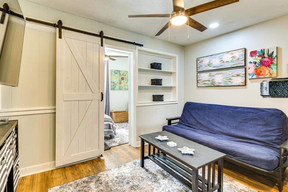 Close to Camden Clark Central Parkersburg Condo Apartment in Parkersburg