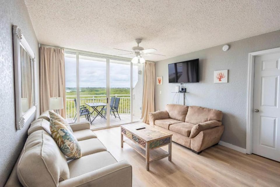 The Grand Turk - Sunrise Suites Apartment in Key West