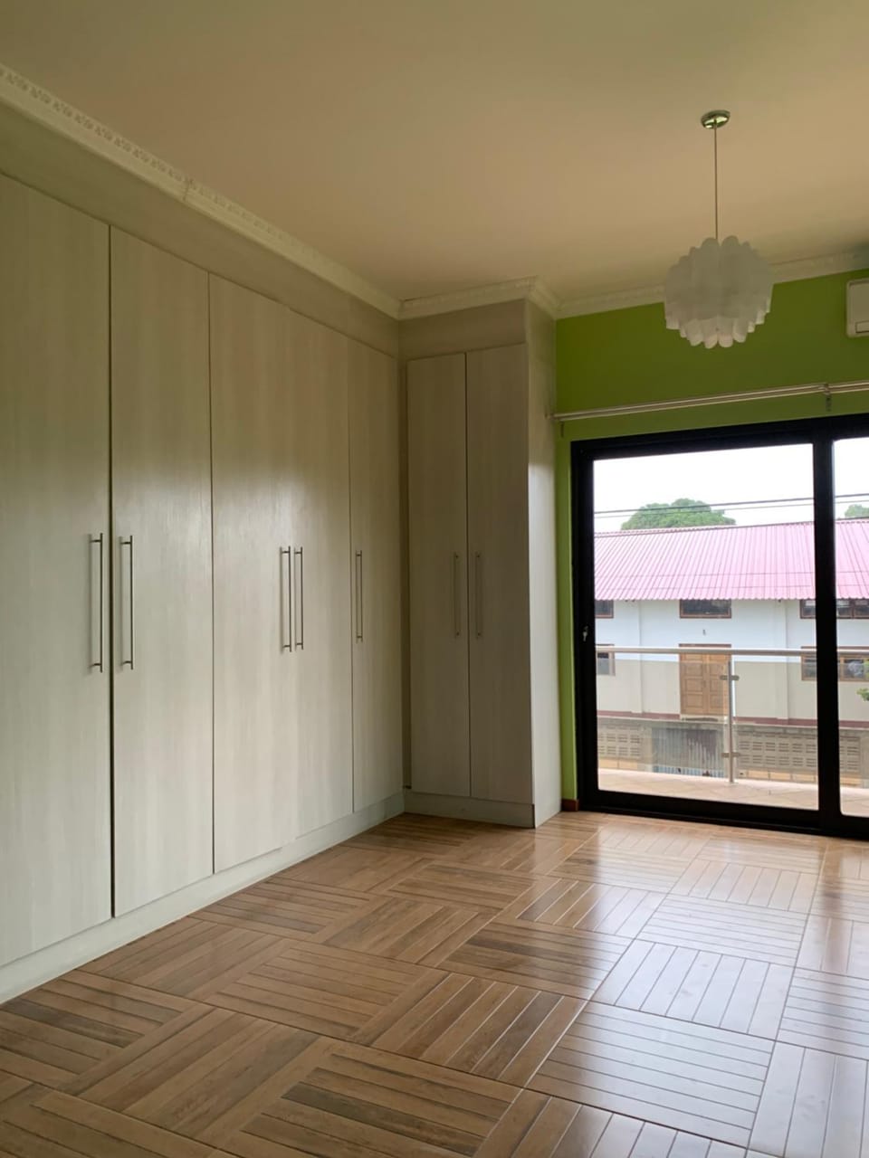 Casa T5 Apartment in Africa