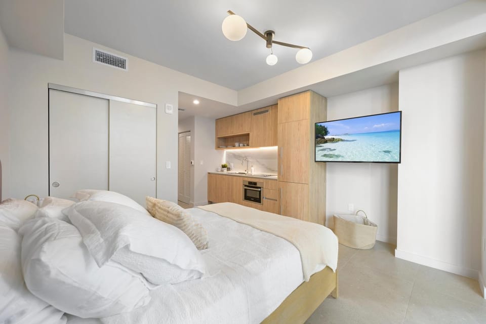 Bed, TV and multimedia