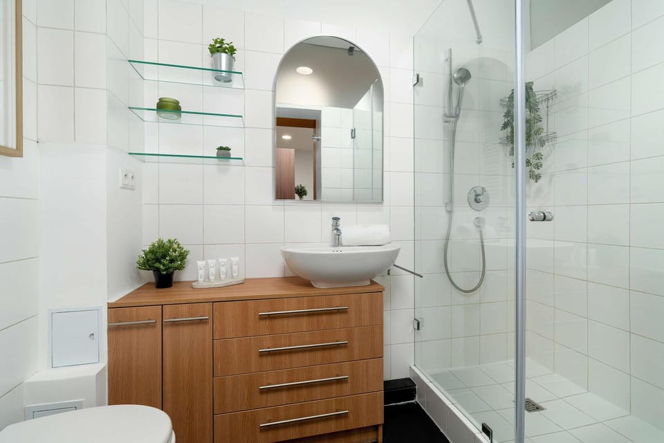 Shower, Toilet, Bathroom