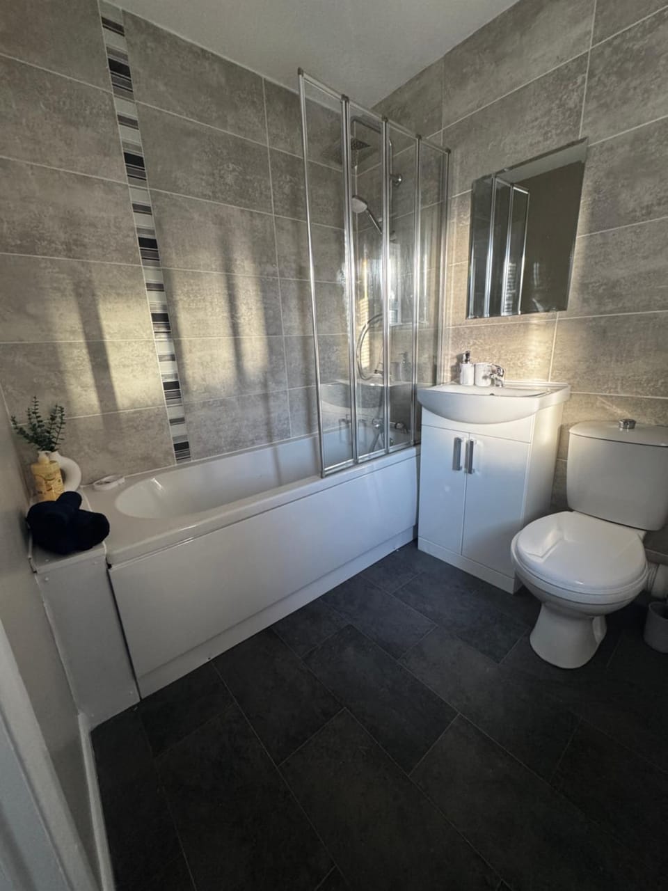 Shower, Bathroom, towels