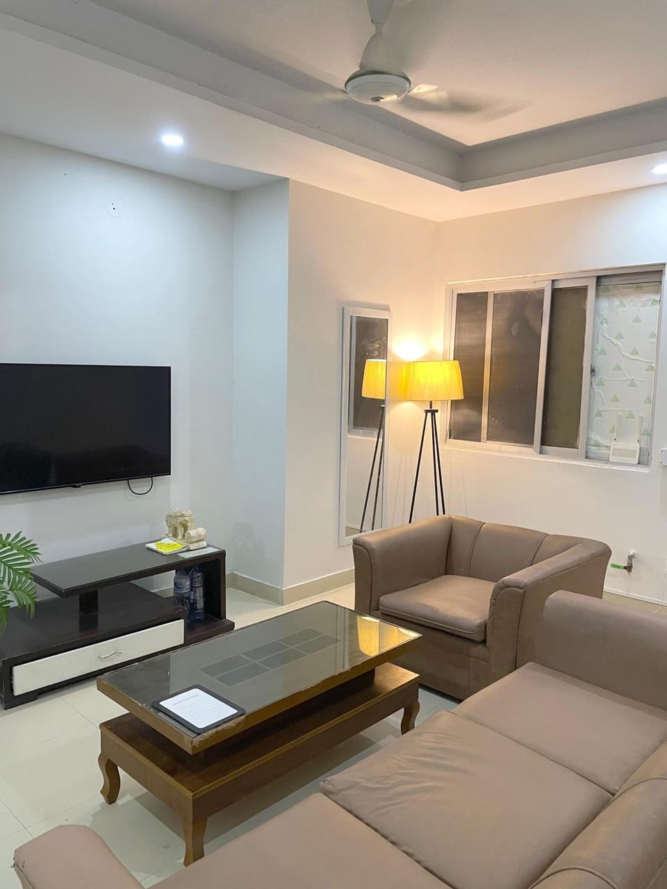 TV and multimedia, Seating area, Evening entertainment