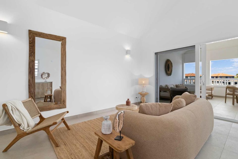 Laguna Serena Apartment with stylish decor a breezy veranda and parking right at the front door Apartment in Venezuela