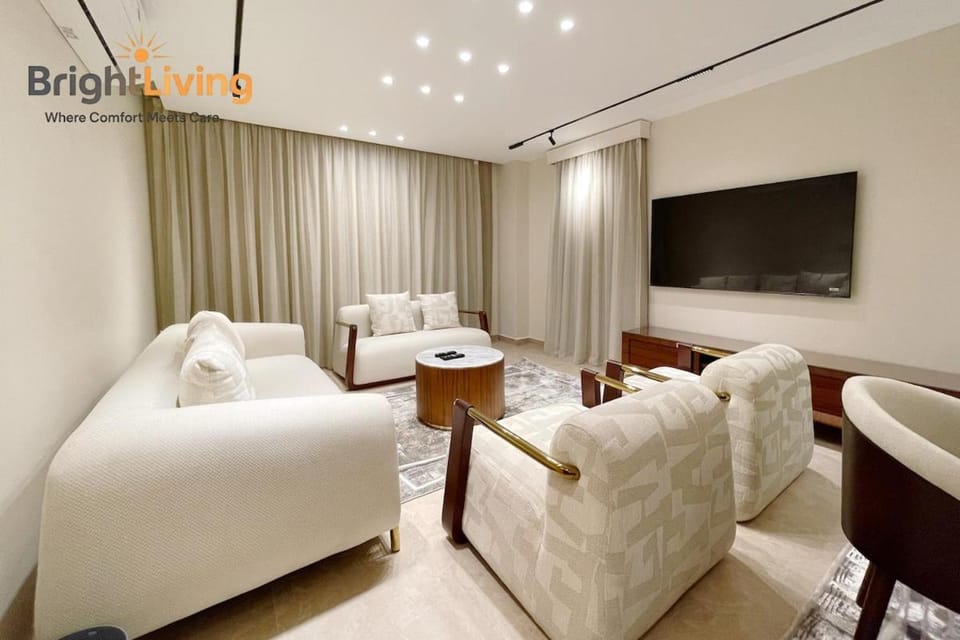 Super Luxury 3BR 2King Size bed hotel furnishing Apartment in Cairo Governorate