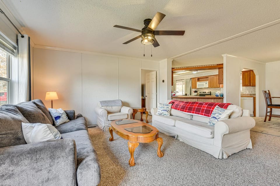 Steps to Lake Eufaula: Family Home w/ Deck & Yard House in Longtown