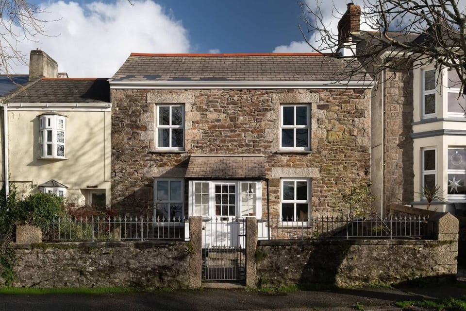 Traditional Cornish Cottage & Garden Redruth House in Redruth