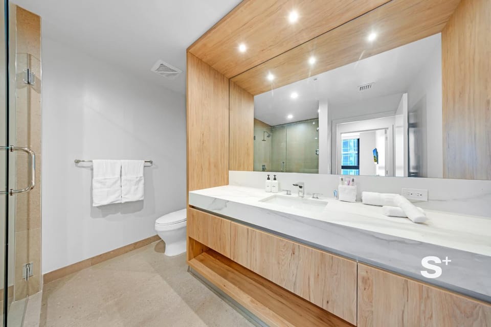 Crosby Miami - Brand-New 19th Floor & Rooftop Pool House in Miami