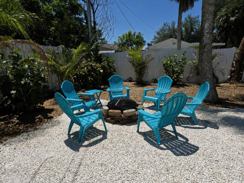 Golf King Bd 5 Min 2 Beach Beach Essentials House in Indian Rocks Beach