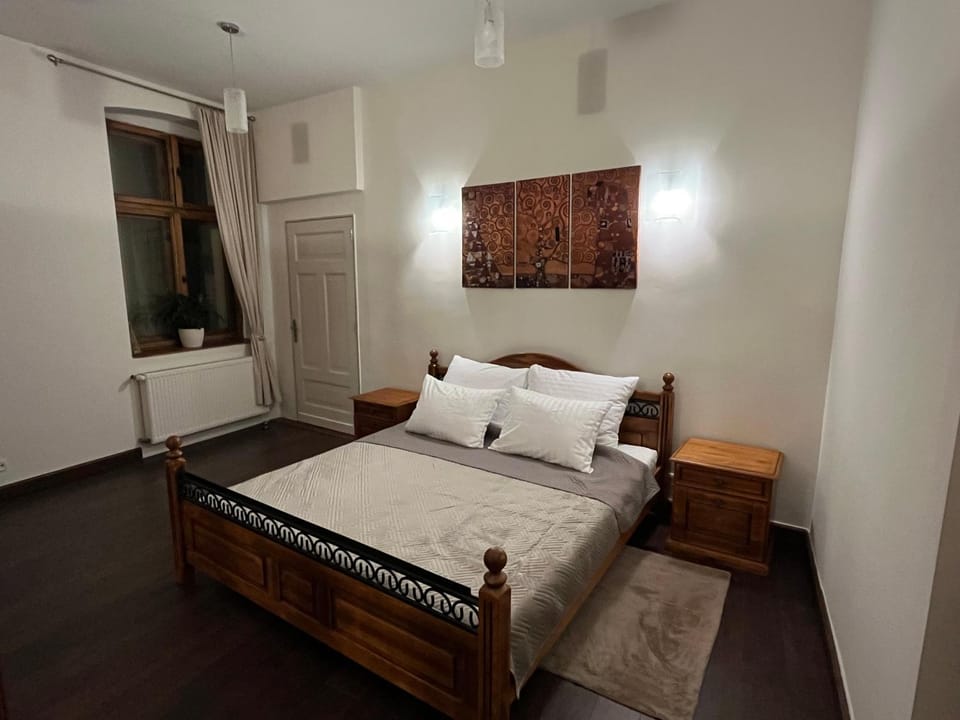 View (from property/room), Decorative detail, Bedroom, furniture