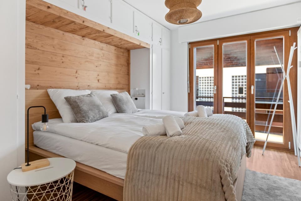 Bed, Balcony/Terrace, Photo of the whole room, Bedroom