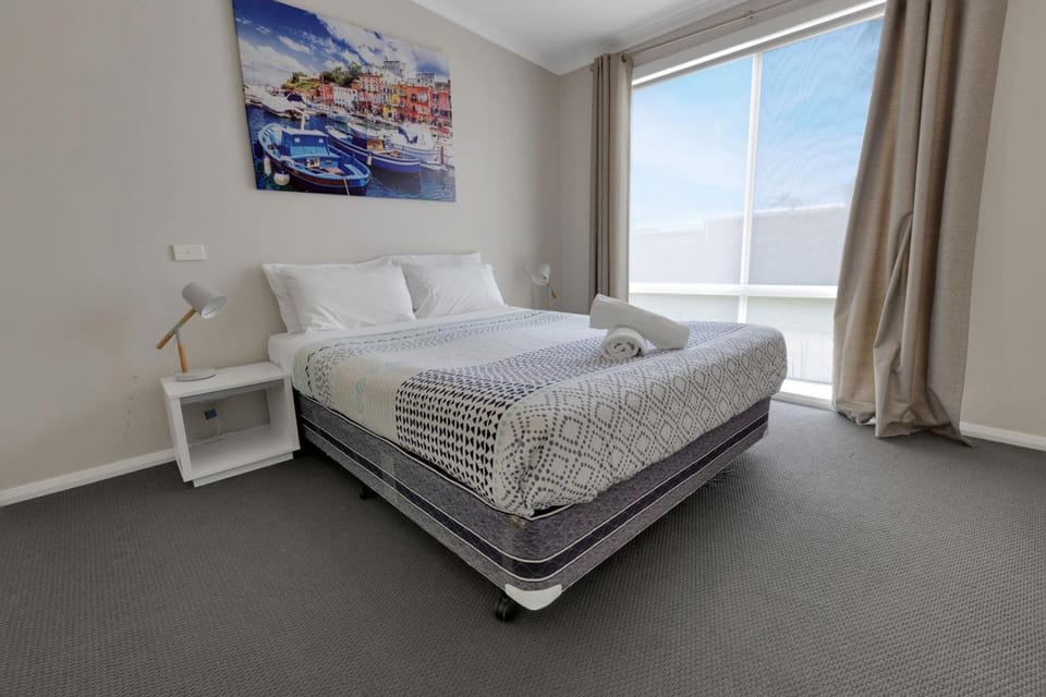 Banksia House in Lakes Entrance