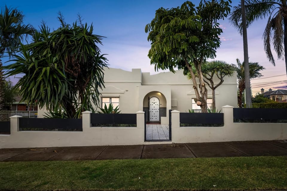 Burwood 4BR Family Home | Fast WiFi & Free Parking House in Sydney