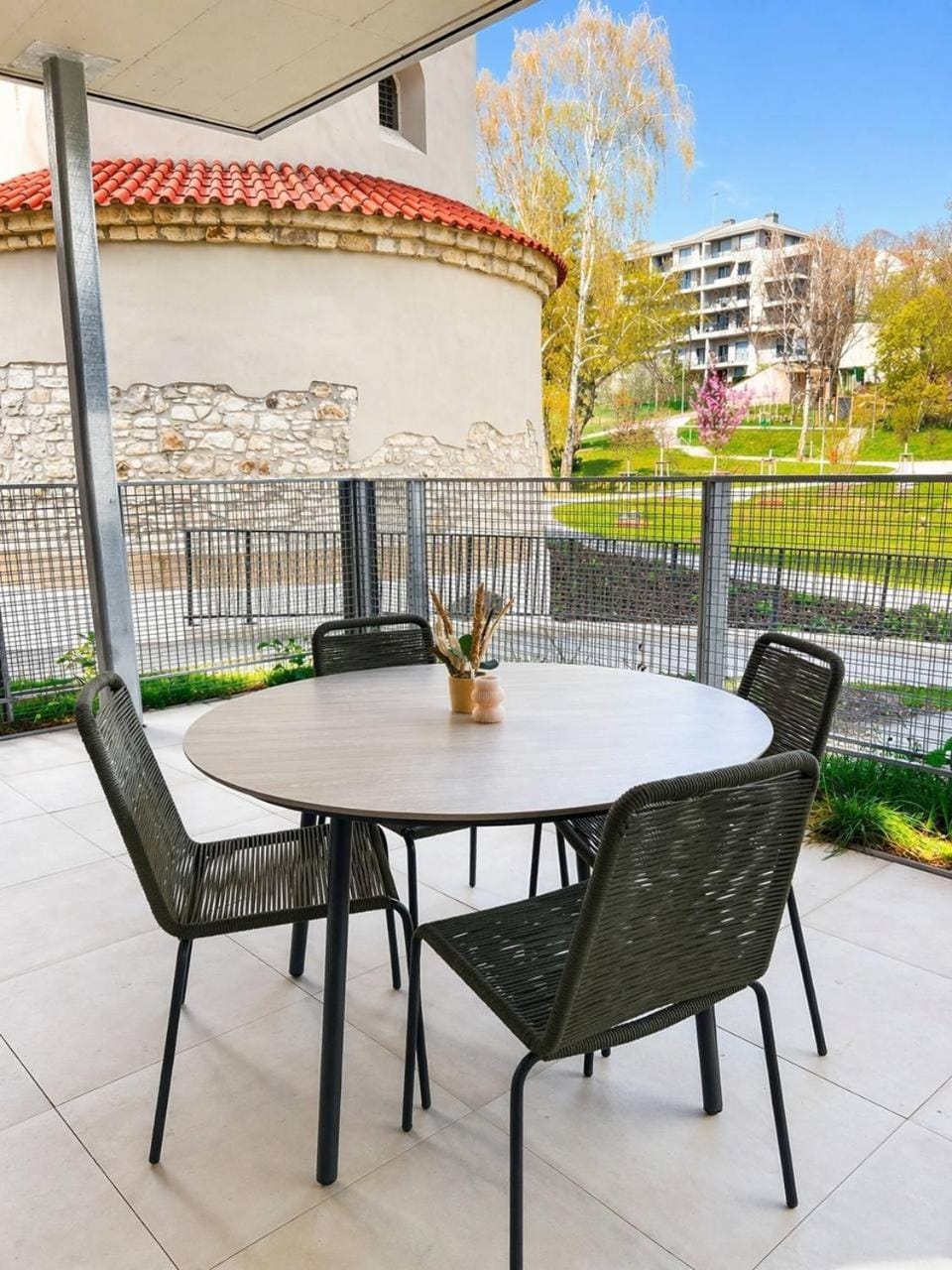 View (from property/room), Balcony/Terrace, Balcony/Terrace, City view, Garden view, Lake view
