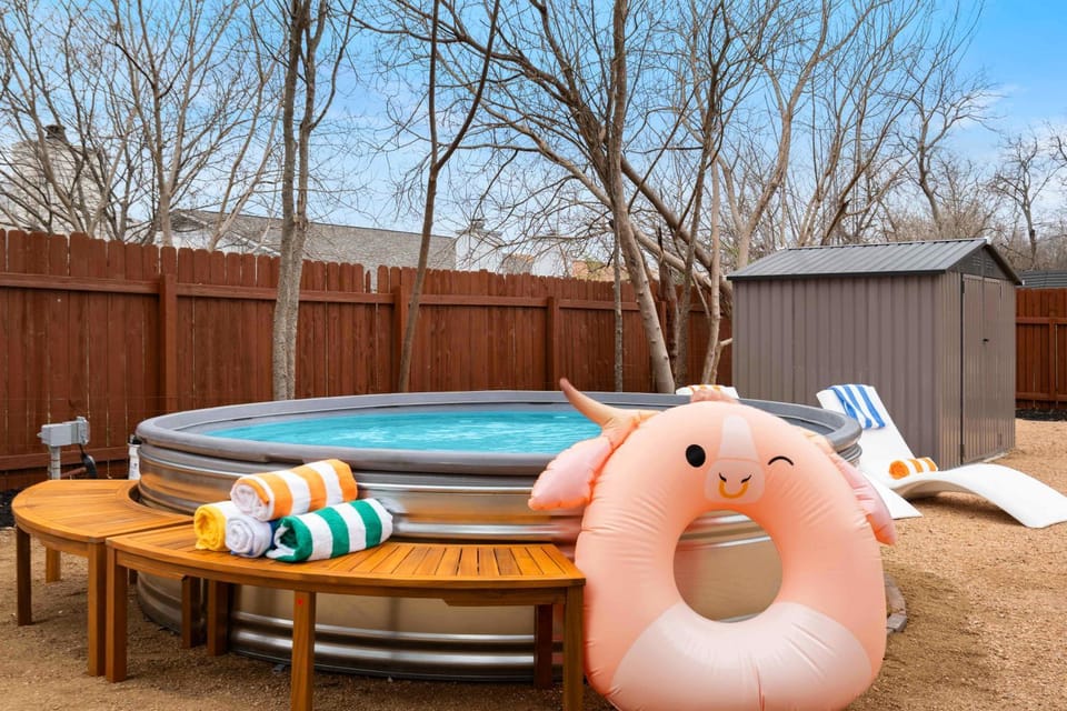 Family Retreat Games, Fire Pit & Kids Barn Apartment in Jollyville