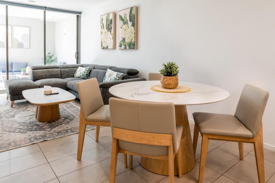 City-Center Cozy 2BDR Apartment with Parking Apartment in Brisbane City