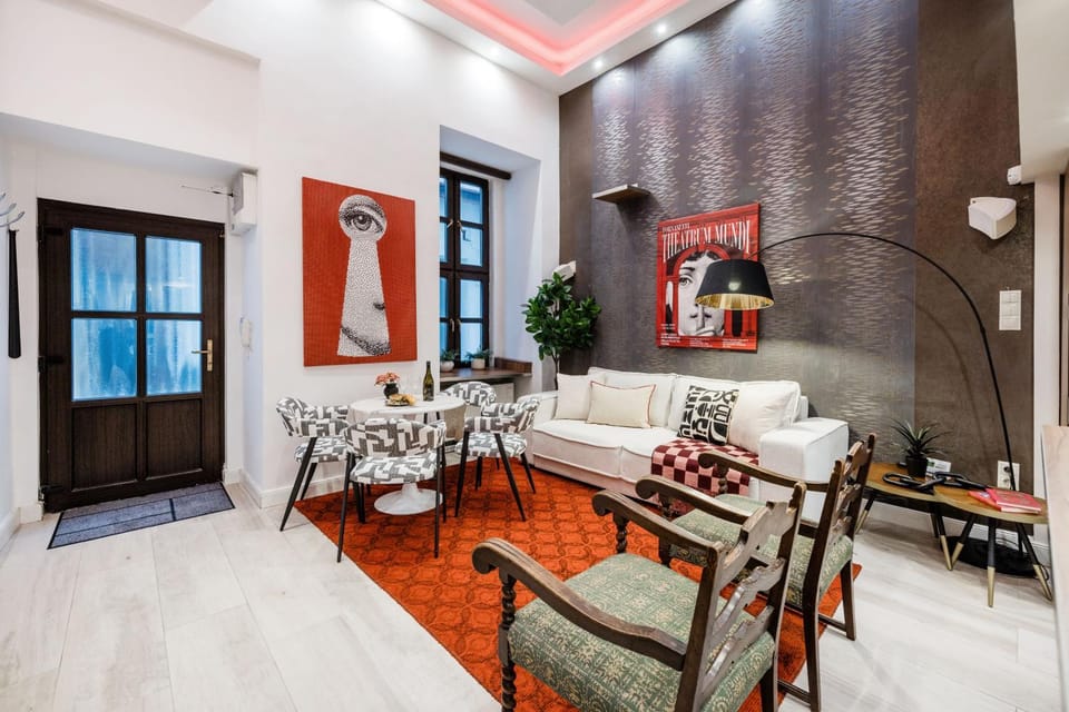 Historic Danube Luxury Chic Riverside Stay Suite Apartment in Budapest