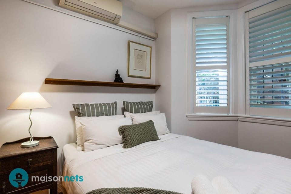 Art Deco Haven Near Bondi & Rose Bay Apartment in Sydney