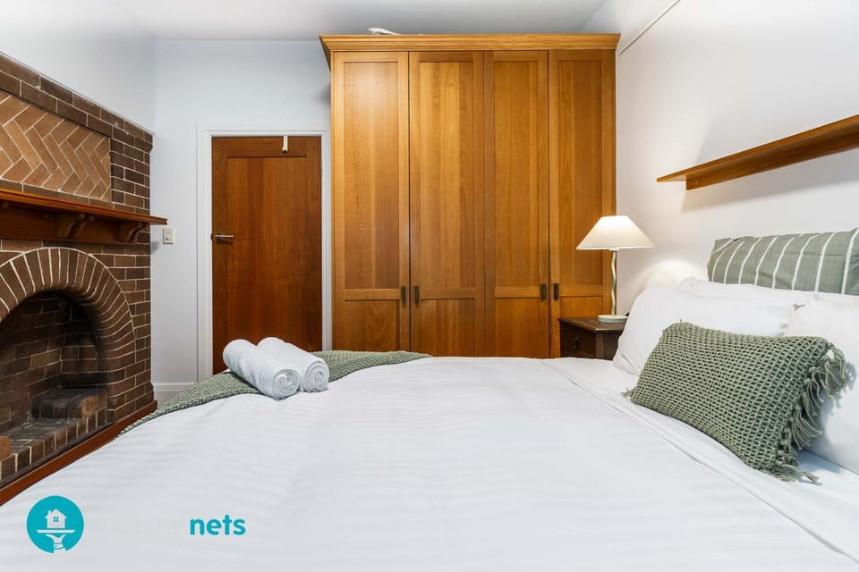 Art Deco Haven Near Bondi & Rose Bay Apartment in Sydney