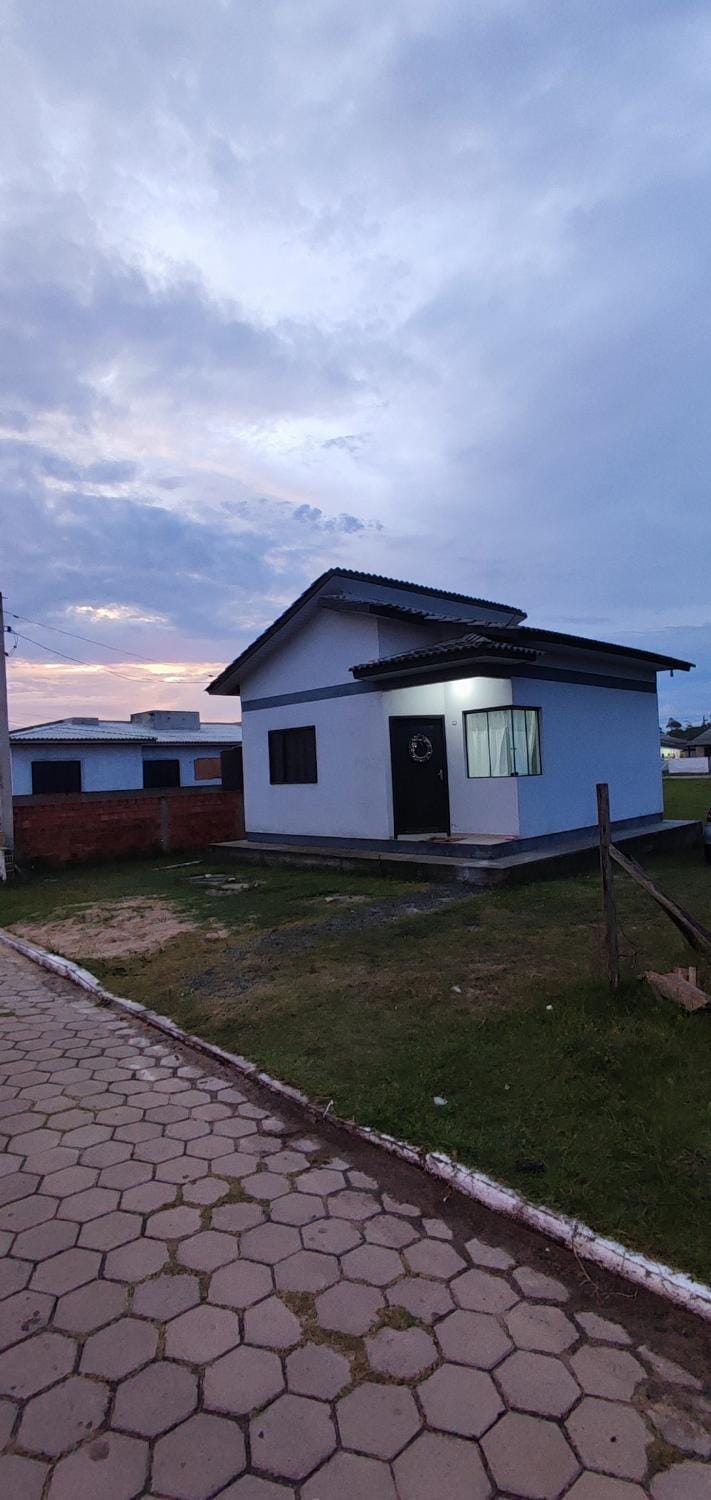 Casa próximo a beira mar, próximo de mercados e farmácias e bem localizada House in Balneário Gaivota
