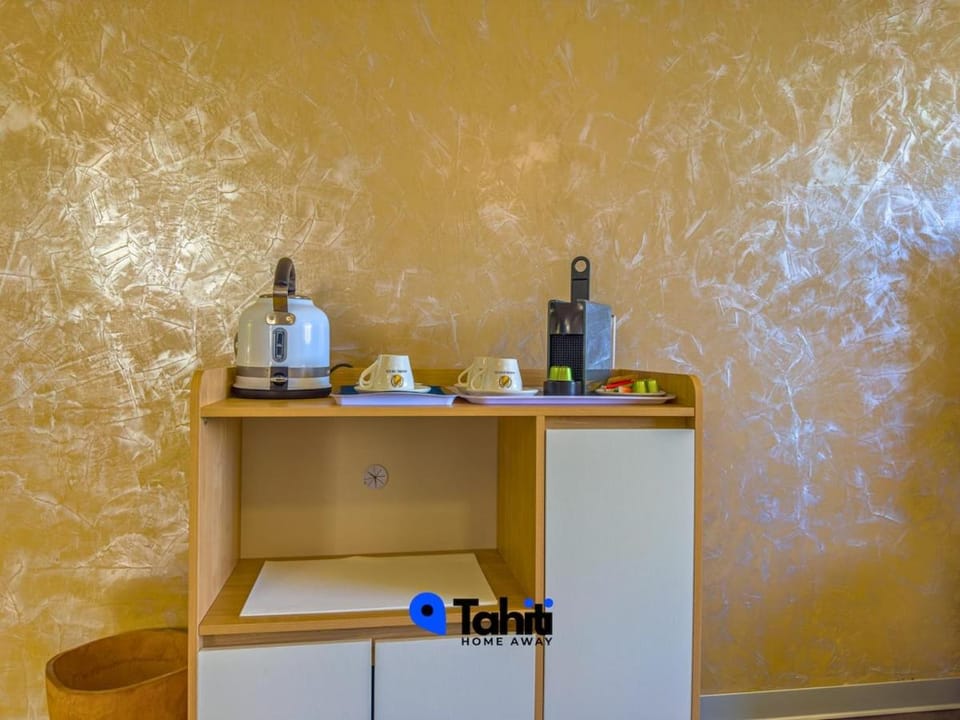 Loft Pic Rouge in upper Papeete w Moorea & sea view Apartment in Pape'ete
