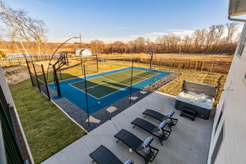 Patio, Hot Tub