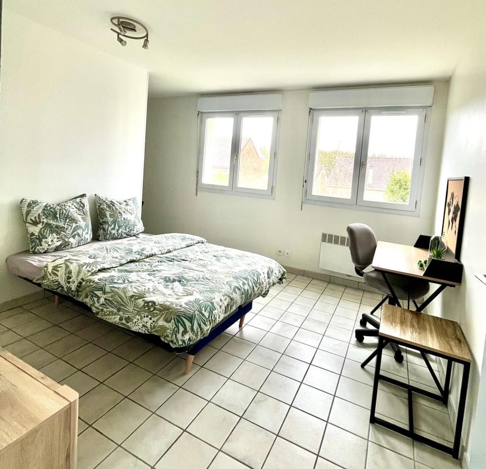 Bed, Living room