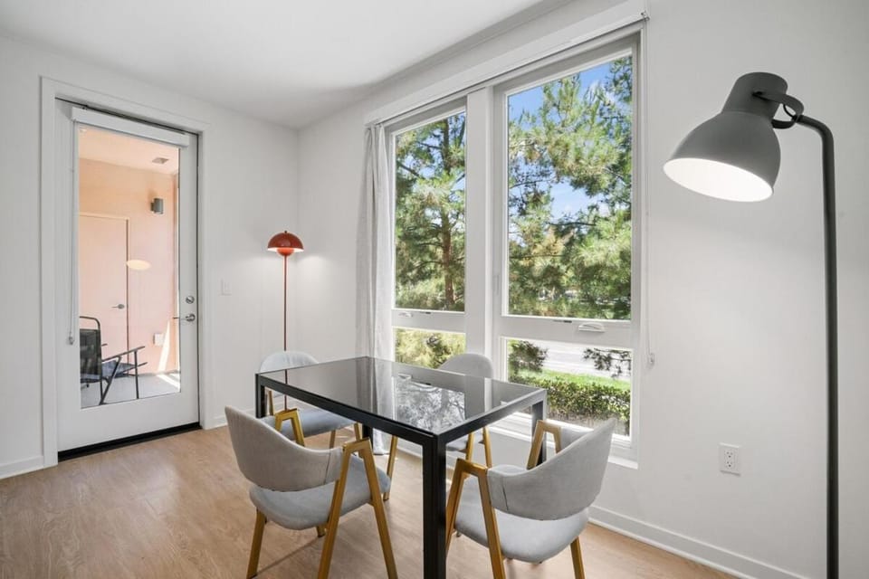 Elegant NEW 2BR - Getaway Saltwater Pools & Balcony Apartment in Laguna Hills