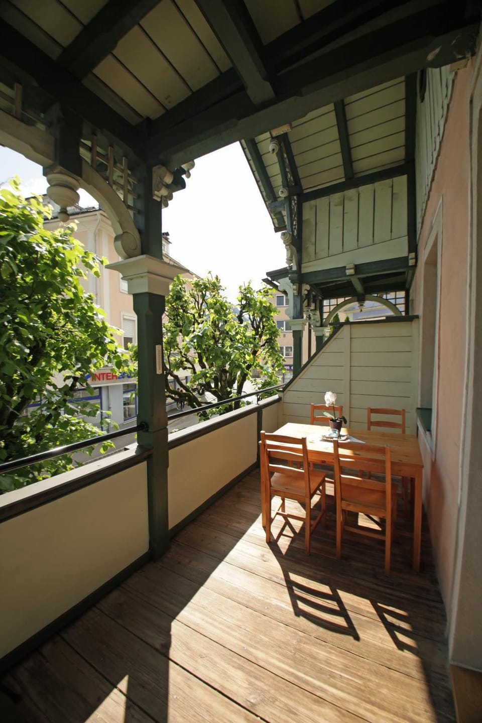 Day, View (from property/room), Balcony/Terrace, Balcony/Terrace, Dining area, Autumn, City view