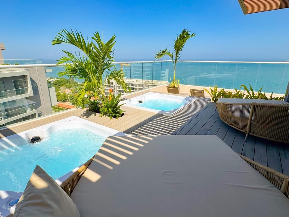 Hot Tub, Sea view, Swimming pool, sunbed
