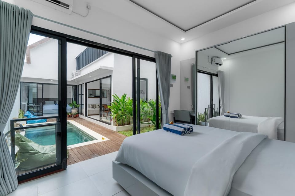 Bed, View (from property/room), Bedroom, internet, air conditioner