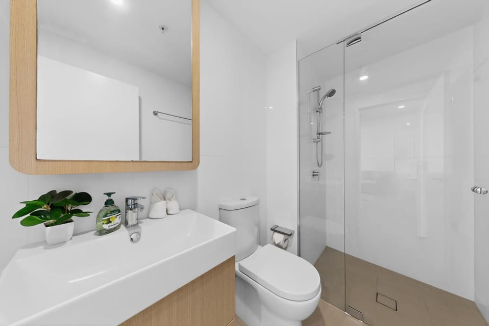 Shower, Toilet, Property building