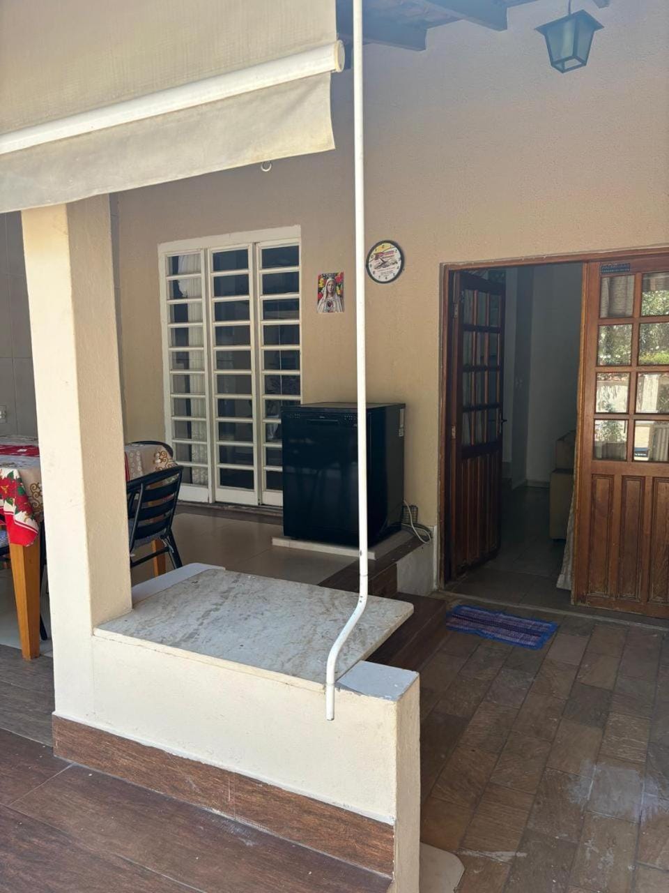 Casa inteira com três quartos, piscina climatizada por energia solar e área de churrasqueira House in State of São Paulo
