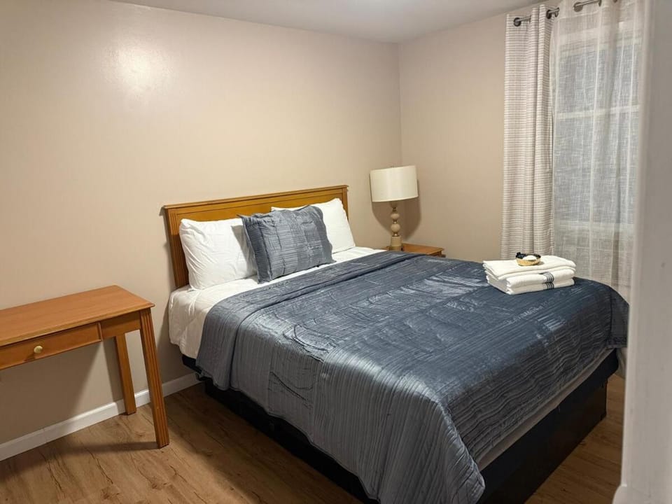 FOR LONGTERM RENTAL 3 BR NEAR YALE SCIENCE CENTER-MUNSON St Apartment in New Haven