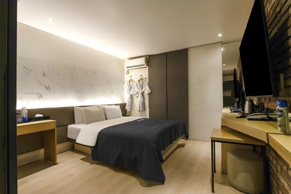Living room, Bedroom
