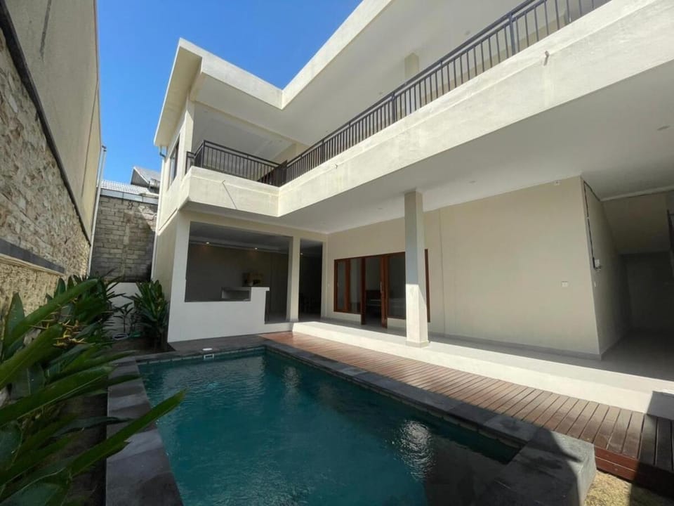 3 bedroom cozy villa with pool in Padonan, Canggu Villa in North Kuta