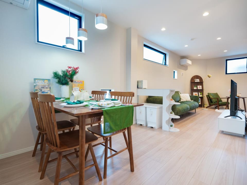 Living room, Dining area