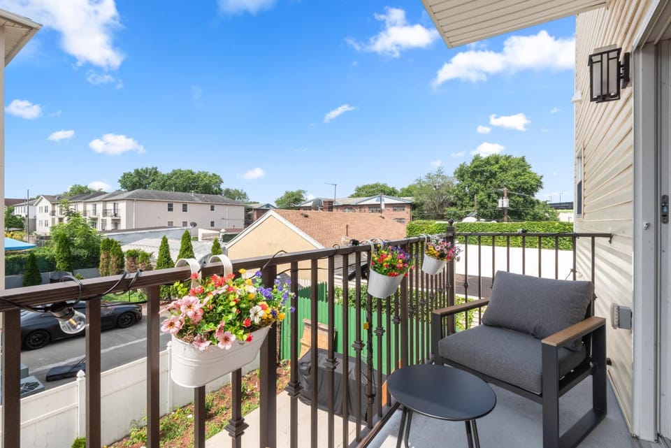 Neighbourhood, Balcony/Terrace, Seating area