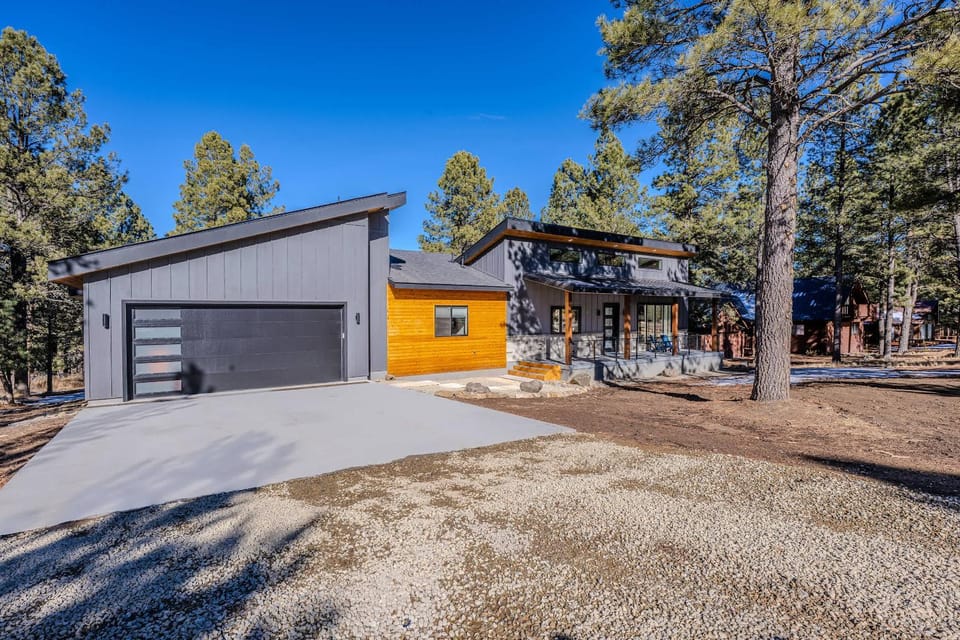 The Pines of Valle Grande Hot Tub Fireplace House in Angel Fire