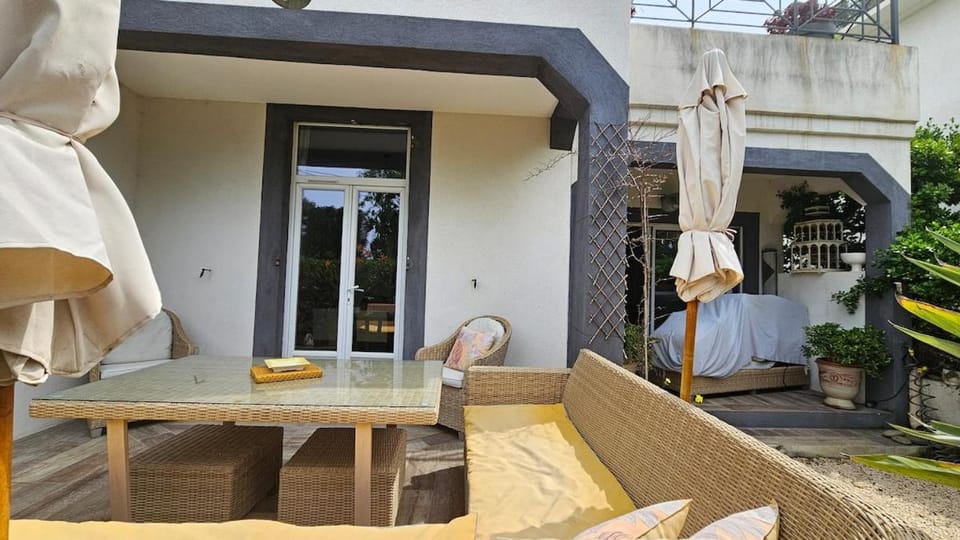 la villa Turquoise a Sanary 250M de la mer clim parking wifi! House in Sanary-sur-Mer