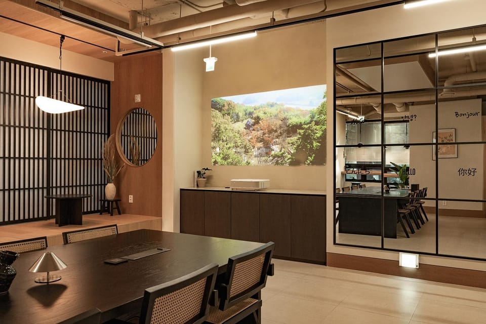 Communal lounge/ TV room