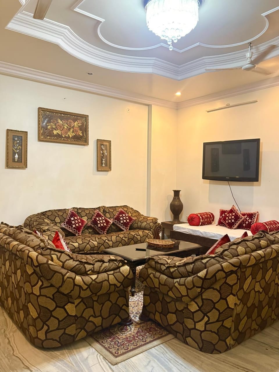 Living room, Seating area, Evening entertainment