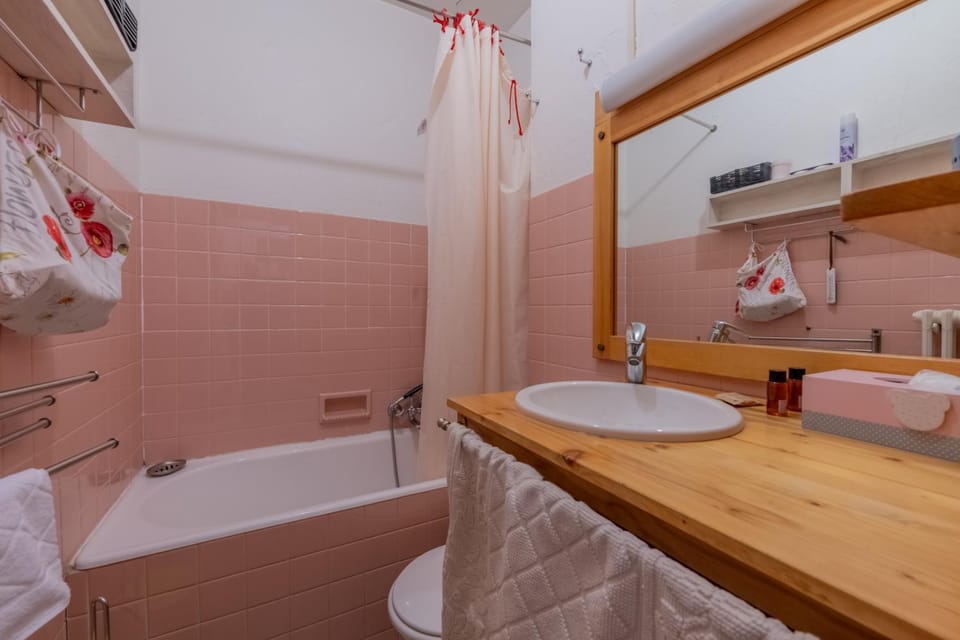 Bathroom, Bath