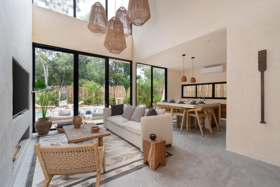Patio, TV and multimedia, Living room, Seating area, Dining area
