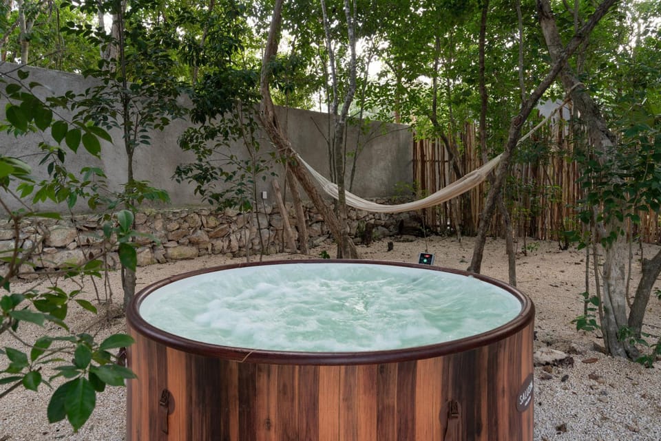 Day, Garden, Hot Tub, Garden view