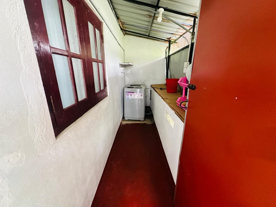 Diamond Home Stay Bed and Breakfast in Southern Province