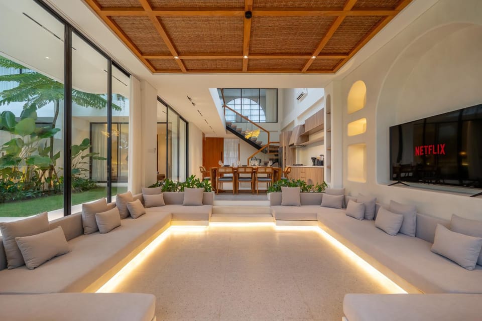 Living room, Seating area